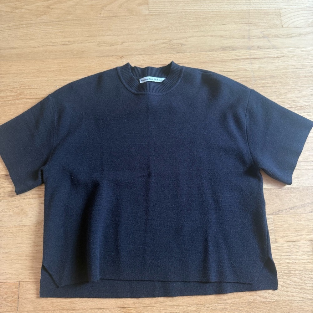 Abercrombie sweater tee